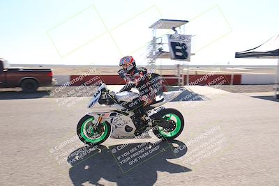 media/Nov-03-2025-Lets Ride (Mon) [[4d74c1c4d3]]/B Group/Grid/